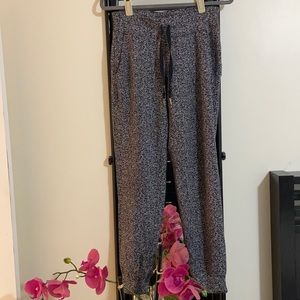 Lululemon jogging pants